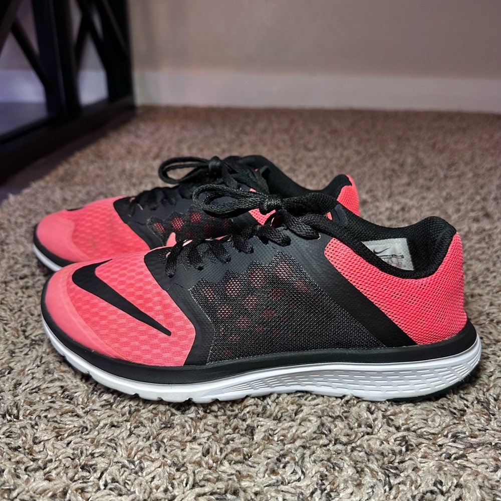 Nike FS Lite Run 3 Running Shoes Women’s Size 6 Lava Glow Black 807145-600
